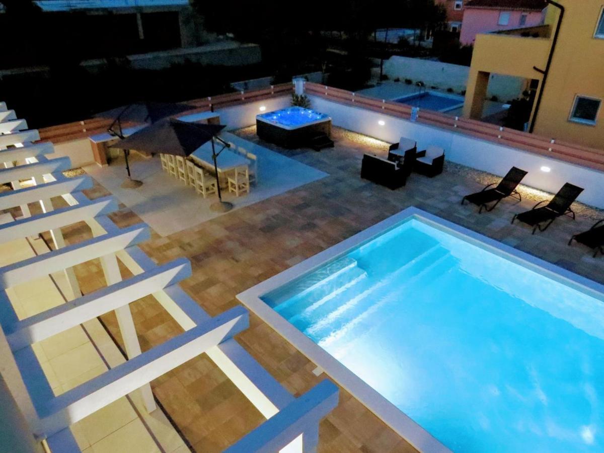 Villa Olivia - New And Modern House With Pool, Souna, Jacuzzi & Playground, Liznjan - Istra Екстер'єр фото